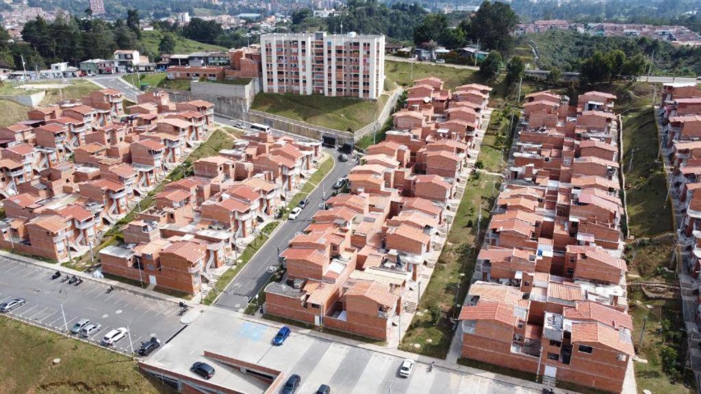 CÓMODO CASA a 19 MIN DEL AEROPUERO JMC Apartamento Rionegro Exterior foto